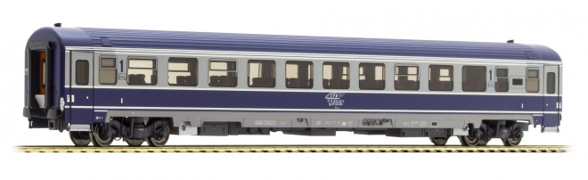 Passenger coach 1st class type AVA 200<br /><a href='images/pictures/Amintiri_Feroviare/252356_c.jpg' target='_blank'>Full size image</a>